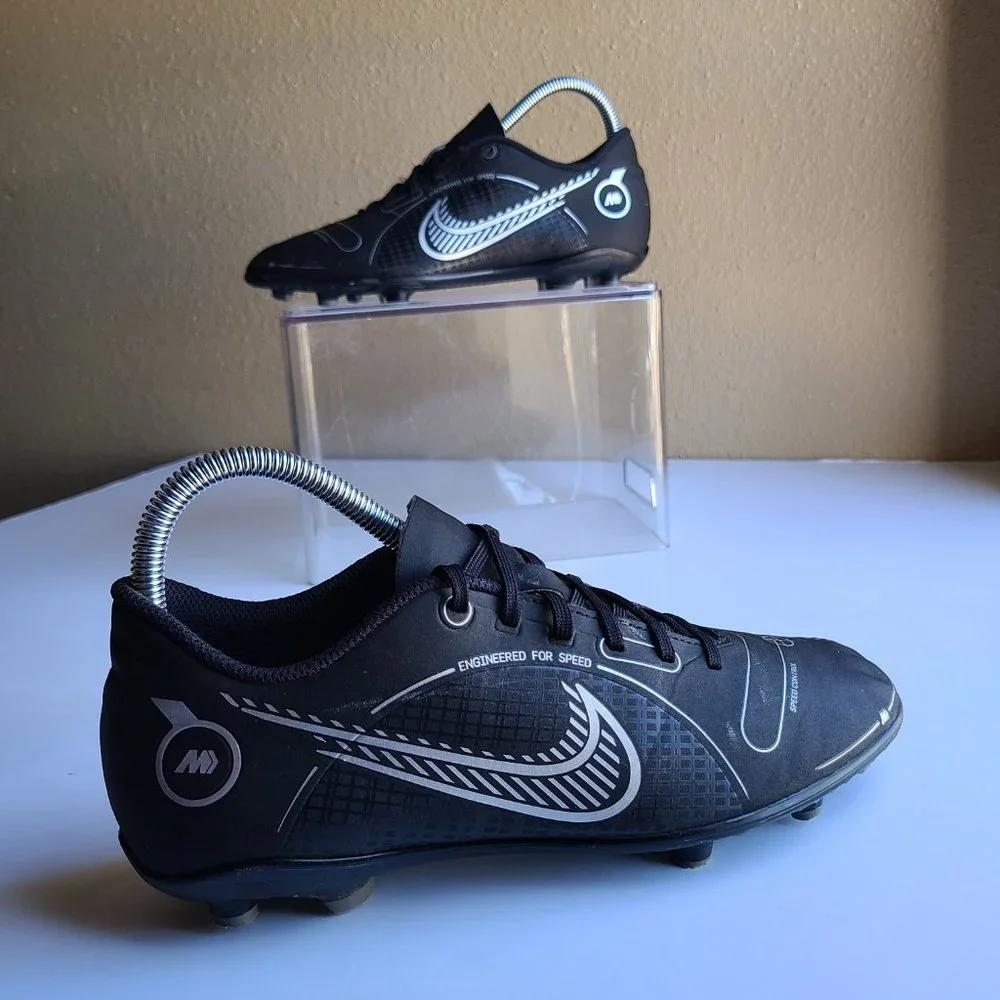 Nike Mercurial Vapor 14 Club FG Soccer (Black/Metallic Silver) Big kids Size 6